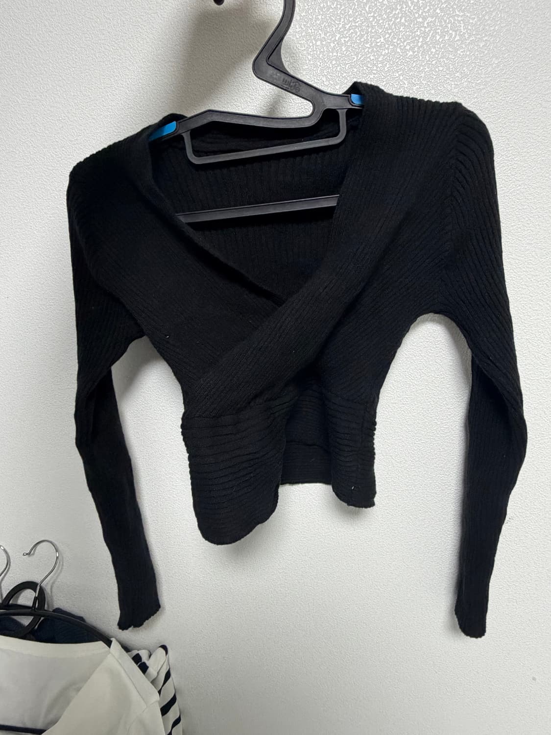 브이넥 라인 니트 상품이미지1