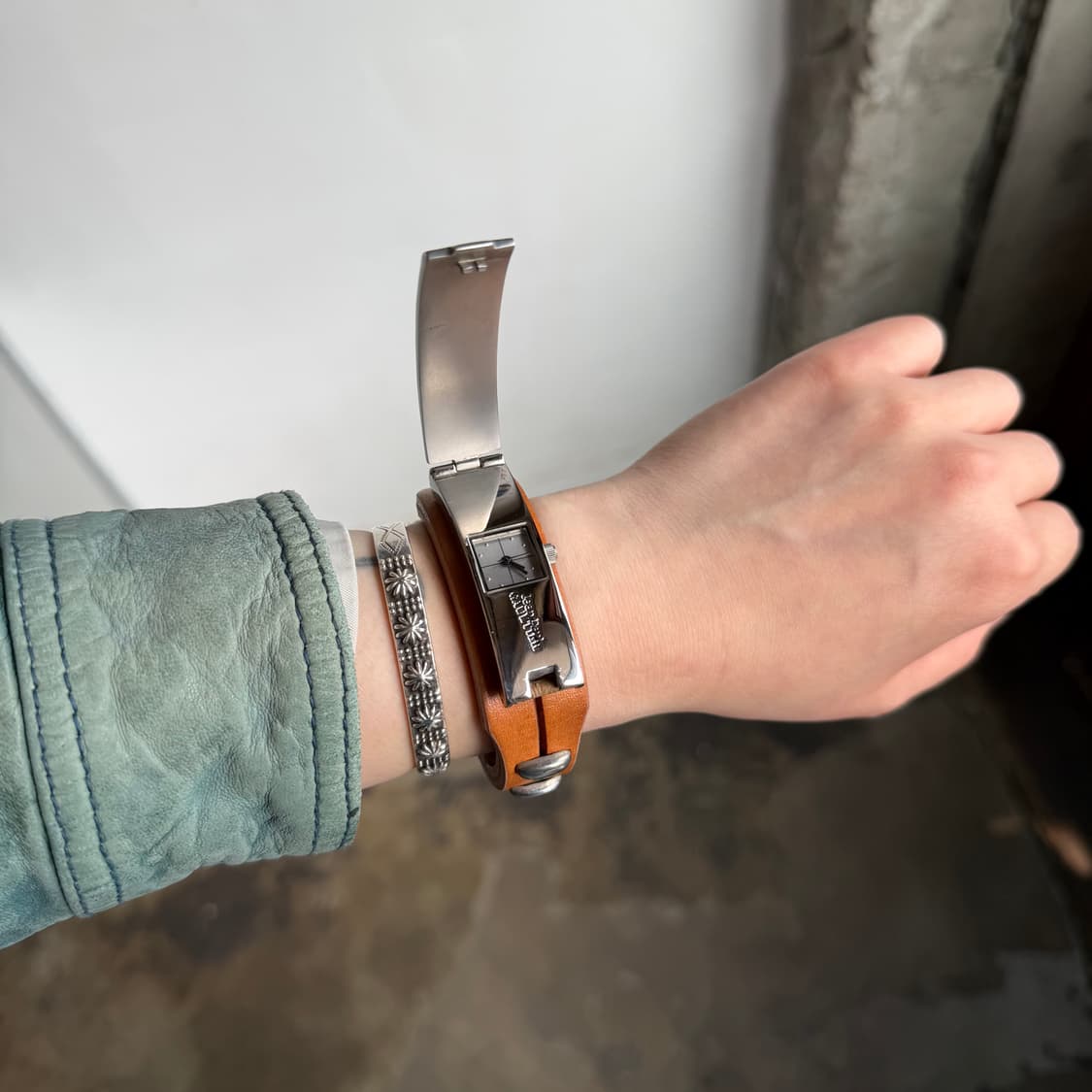 00s 장폴고티에 레더 스트랩 오픈형 손목 시계 상품이미지10