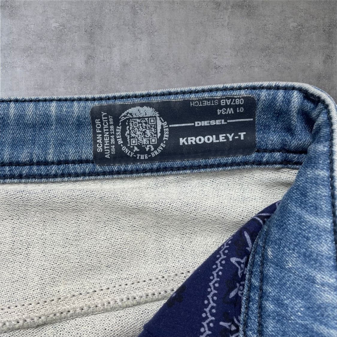 디젤 라이트블루 KROOLEY-T 슬림 테이퍼드 데님팬츠 34 상품이미지4