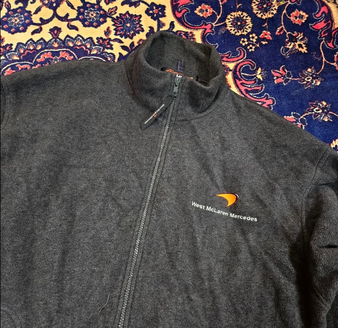 맥라렌 메르세데스 포뮬러 F1 TEAM 빽로고 자수 플리스 자켓 상품이미지4