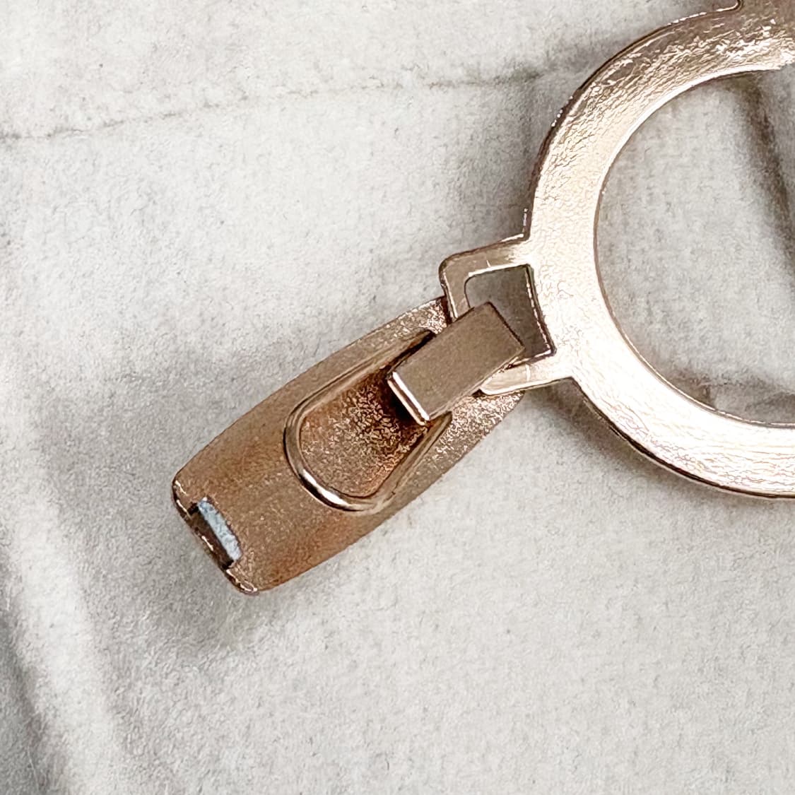 Ma*rs 마즈 생화이트 핀터깔 버클 금장 레이스 후드 롱코트 상품이미지5