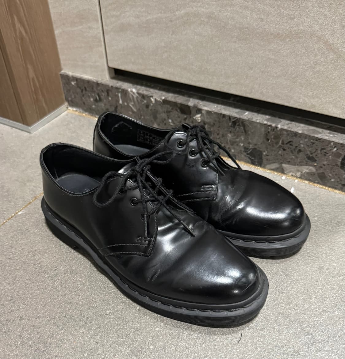 닥터마틴 1461 모노 39사이즈 상품이미지1