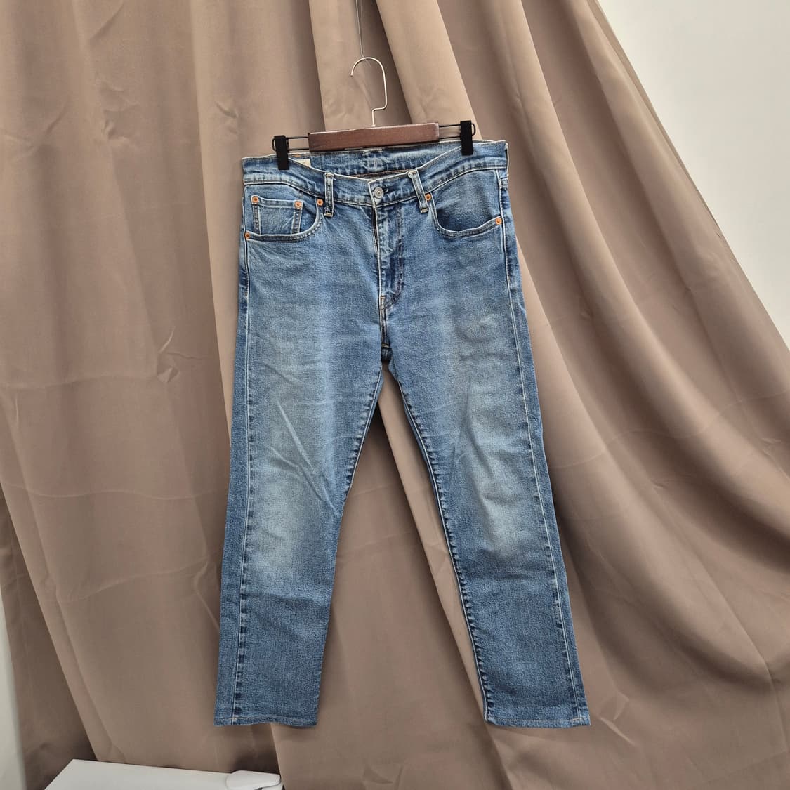 리바이스 502 테이퍼 핏 진 32 상품이미지3