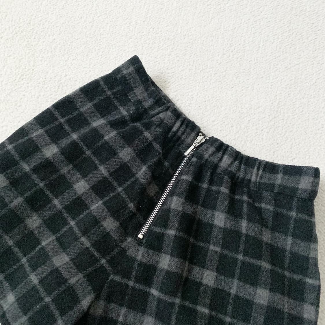 세실맥비 블랙그레이 체크 울 숏pt 상품이미지4