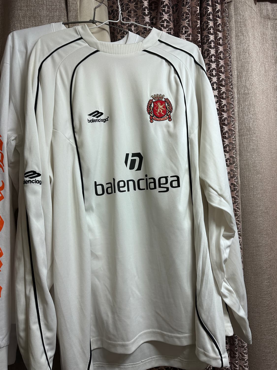 발렌시아가 파리 사커 롱슬리브 1사이즈 상품이미지1