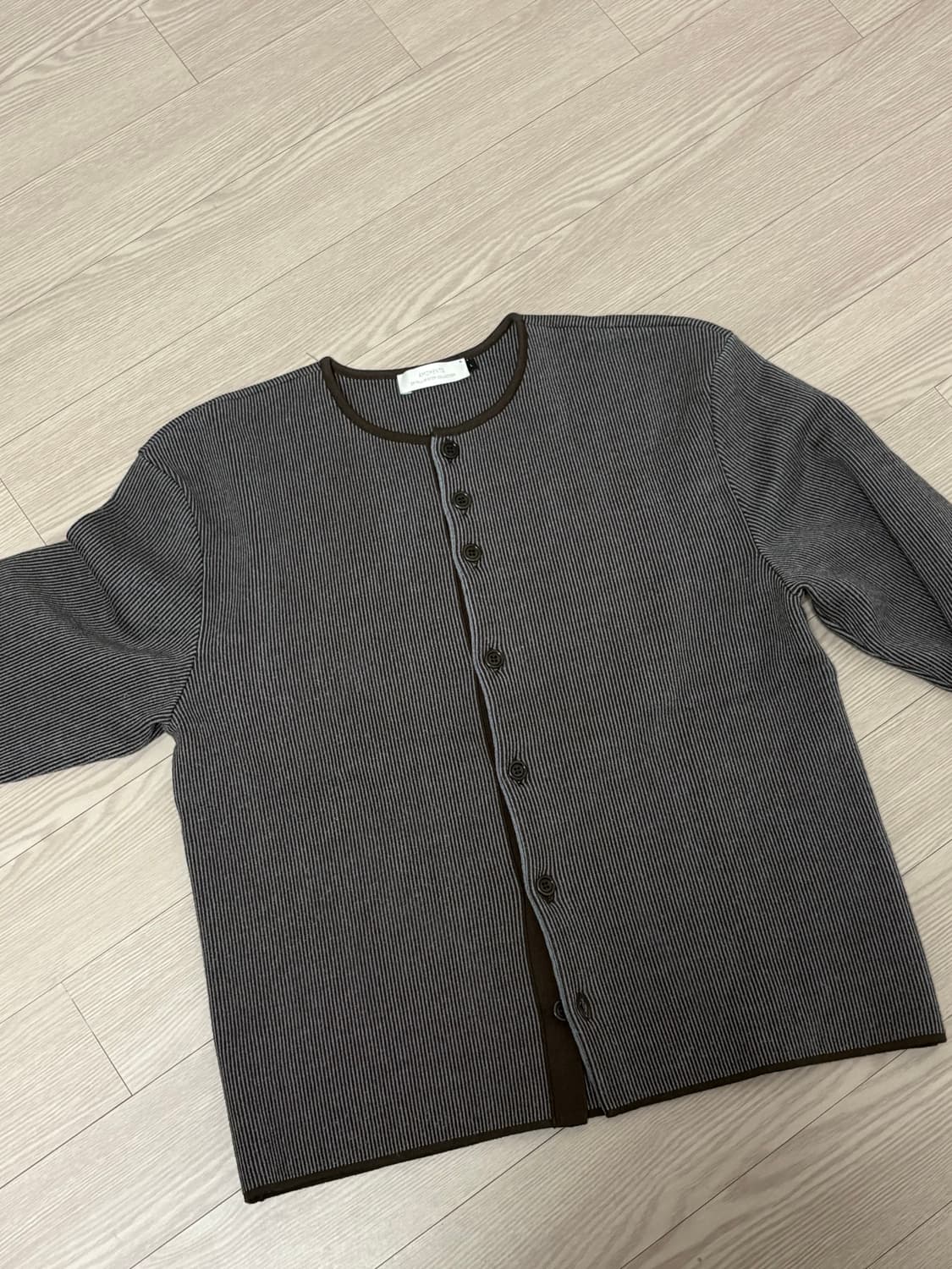 아모멘토 Striped Button Up Cardigan (Brown) 상품이미지3