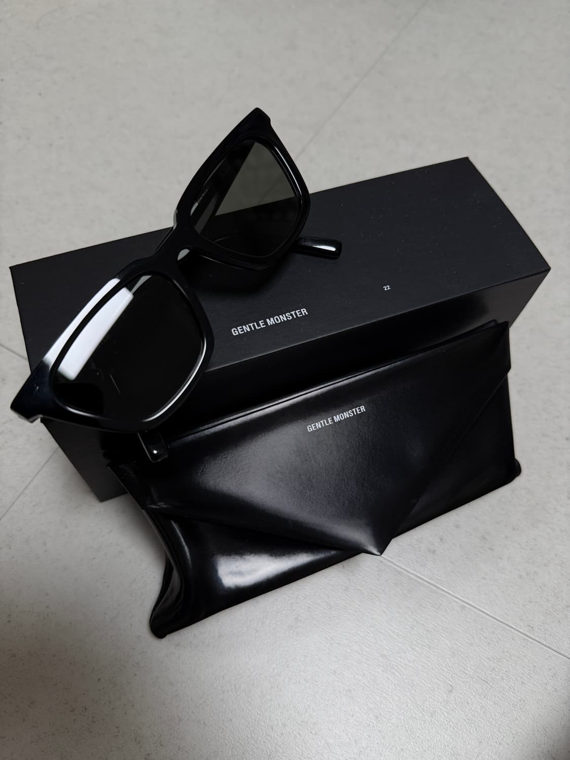 젠틀몬스터 아가일 01 블랙 상품이미지1