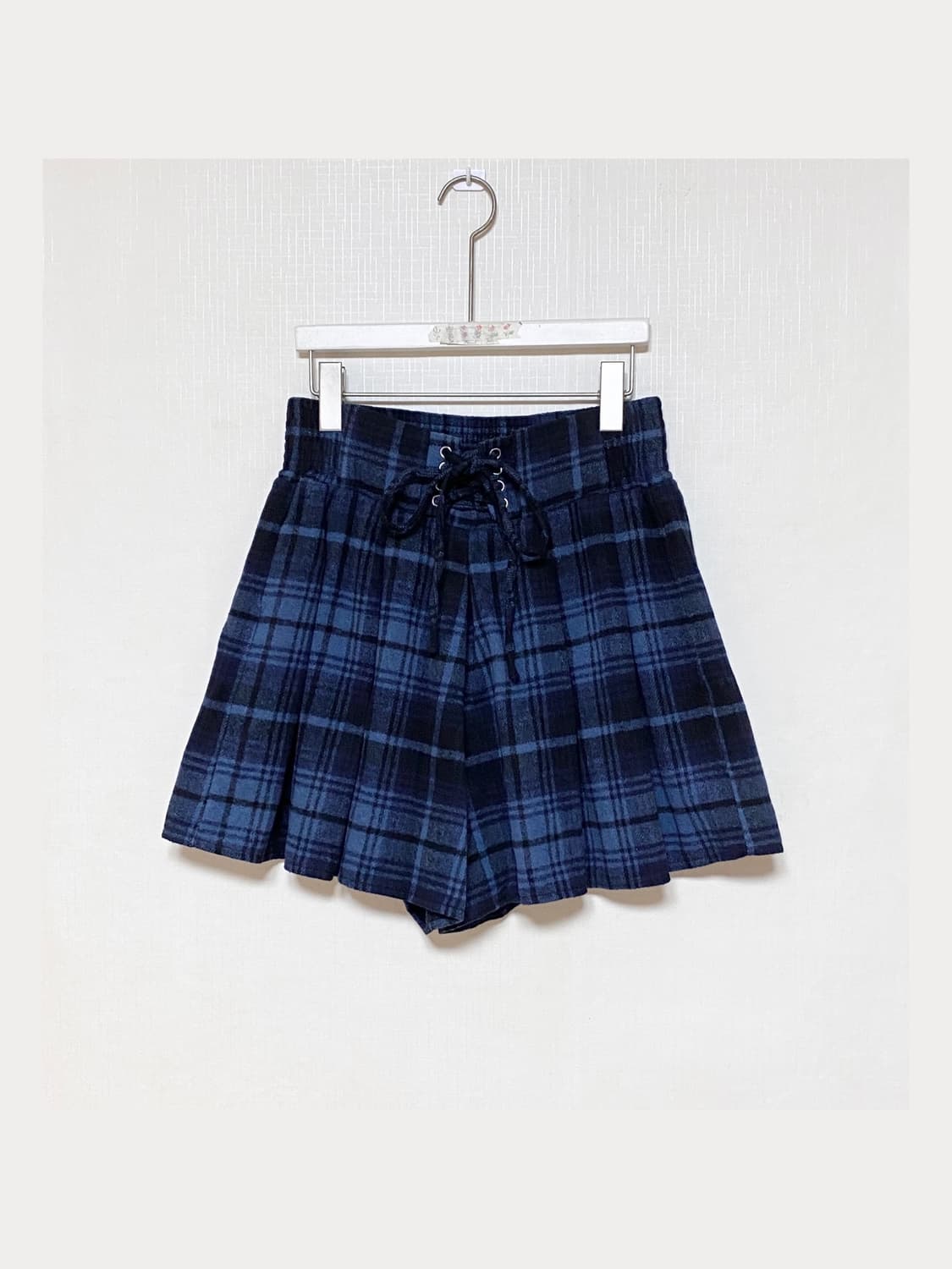 Blue Checked Lace-Up Shorts 상품이미지1