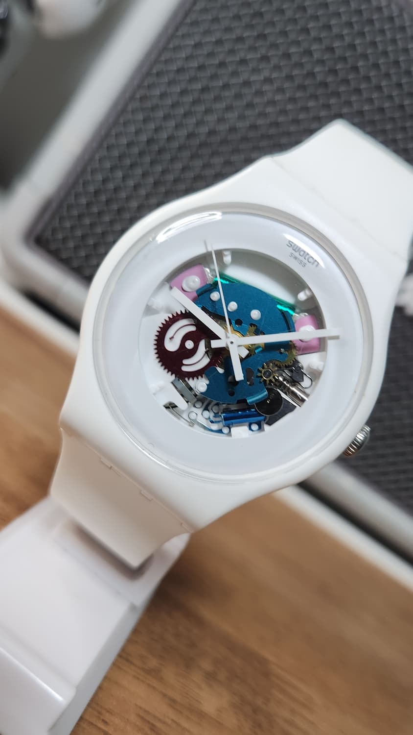 # 스와치 스켈레톤 투명 다이얼 뉴젠트 시계 급처 상품이미지3