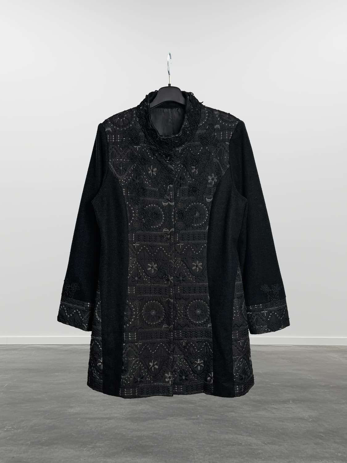 NOA-GE 자수 디테일 코트 상품이미지1