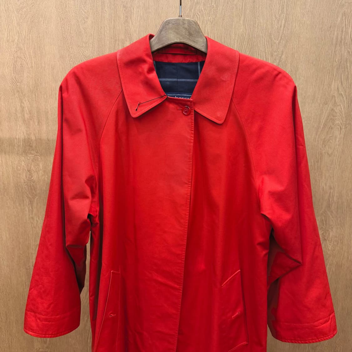 버버리 코튼 싱글 트렌치 코트 래글런 히든 버튼업 디테일 레귤러핏 레드 상품이미지4