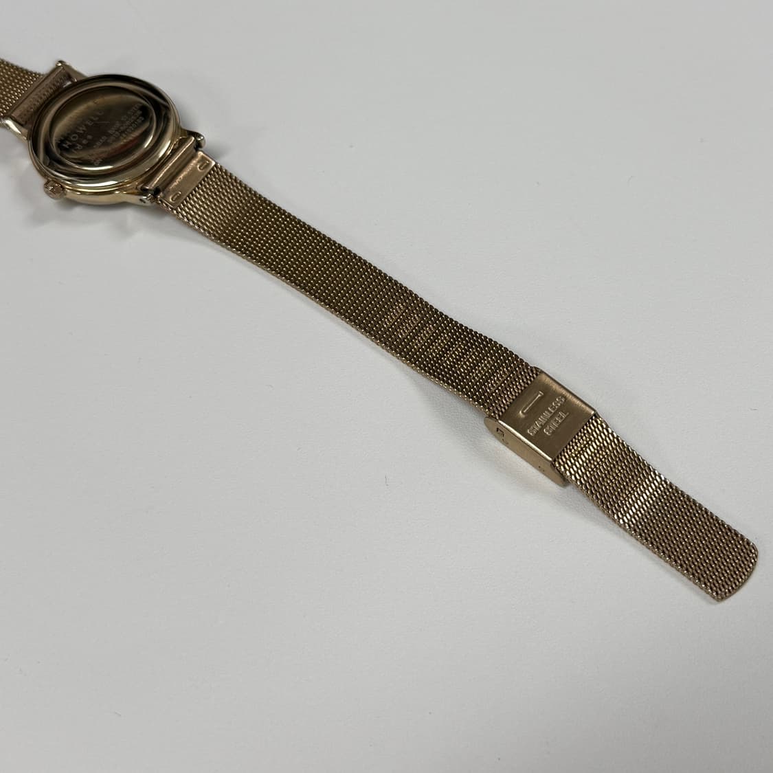 Margaret Howell round watch in gold 상품이미지7