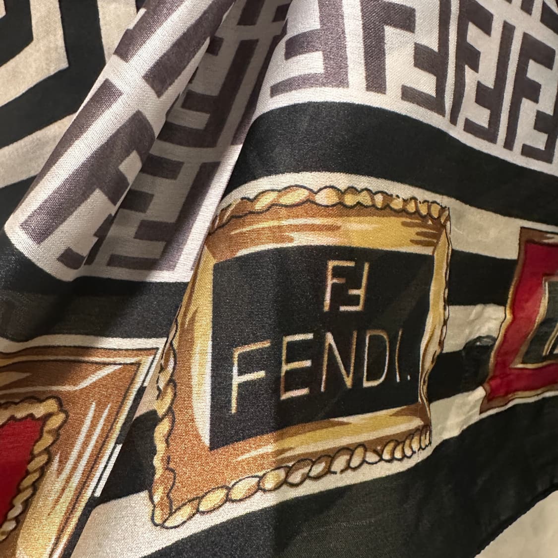 펜디 FF로고 패턴 실크 스카프 상품이미지5