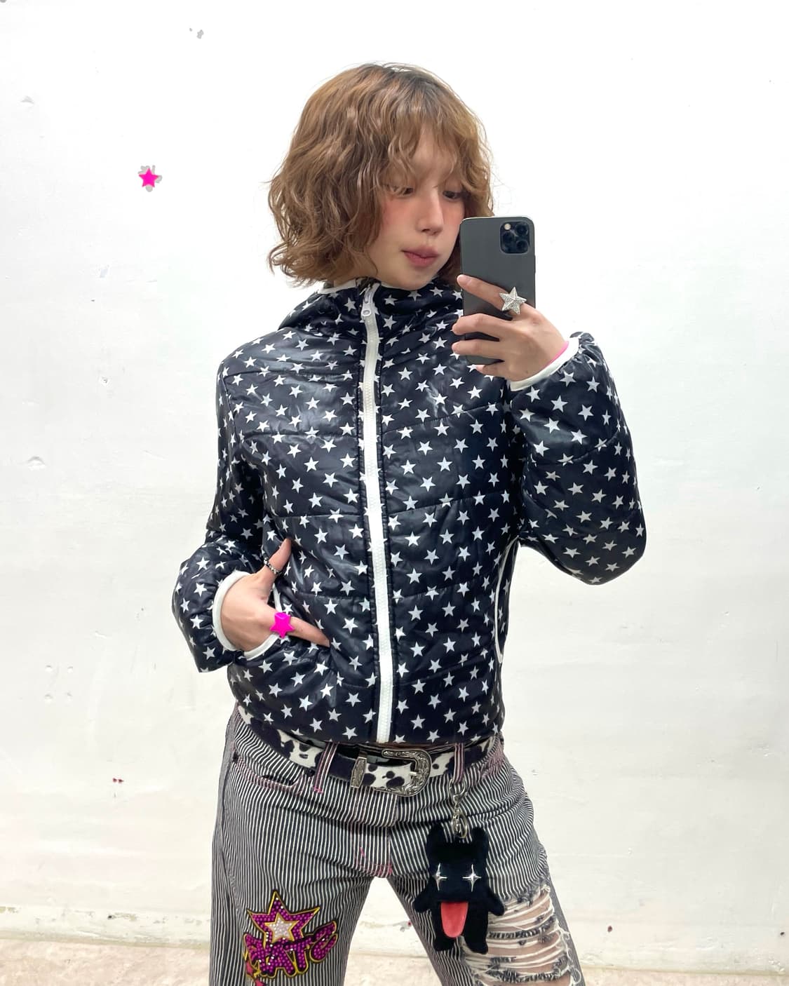 Glossy star black padded jacket 상품이미지1