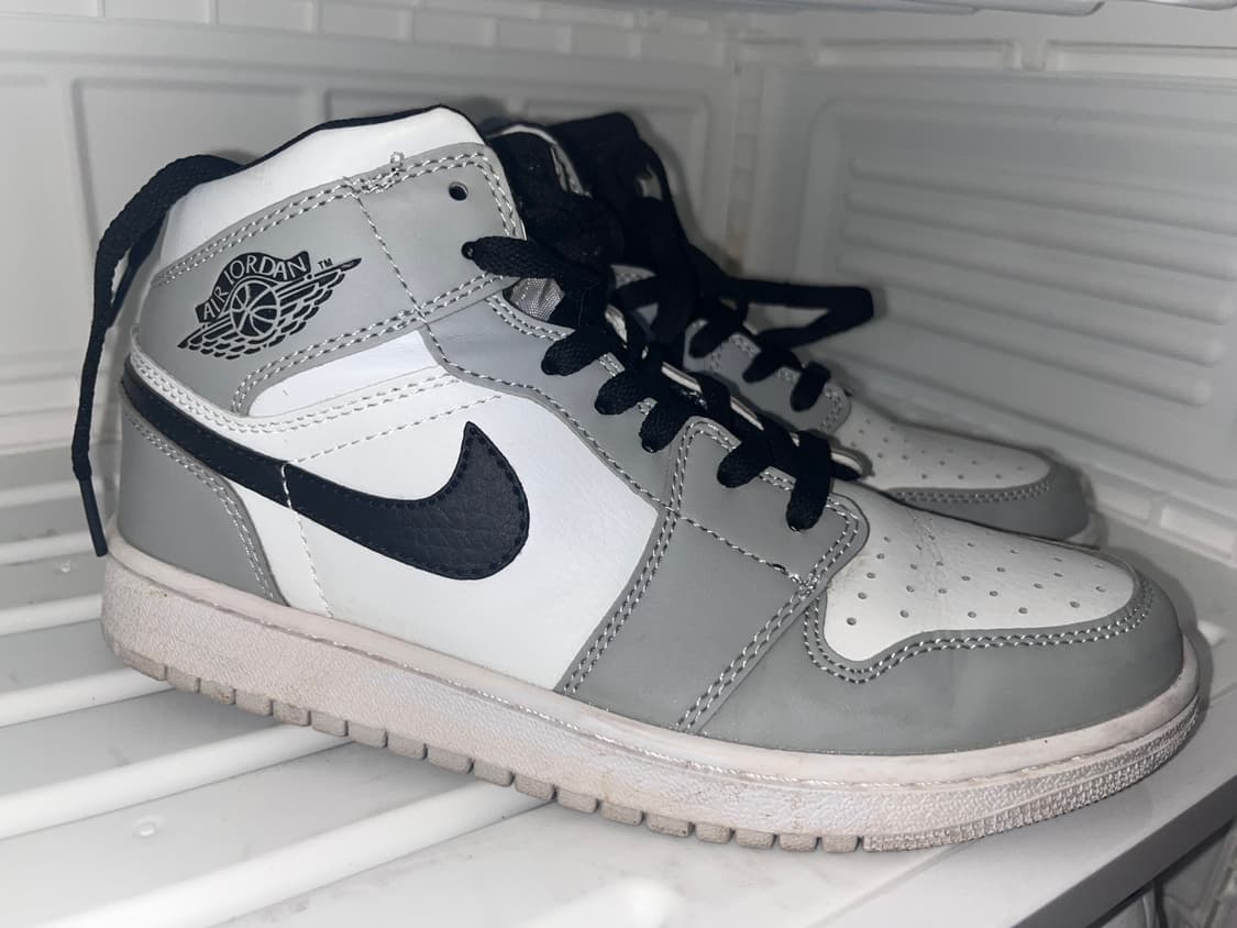 조던 1 미드 라이트 스모크 그레이 상품이미지2