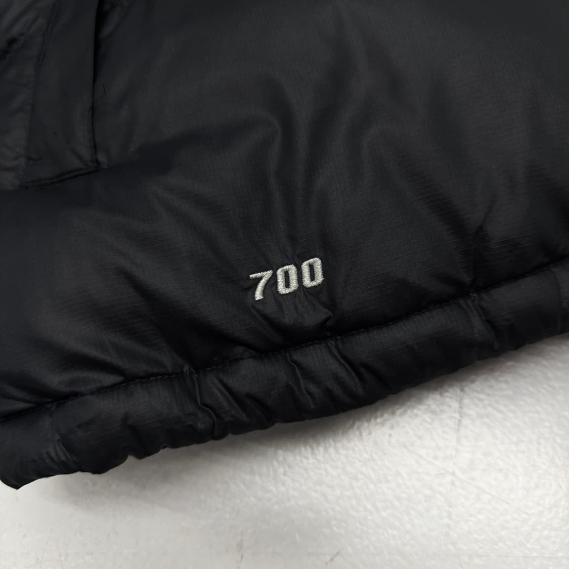 노스페이스 700 눕시 조끼패딩 블랙 상품이미지4