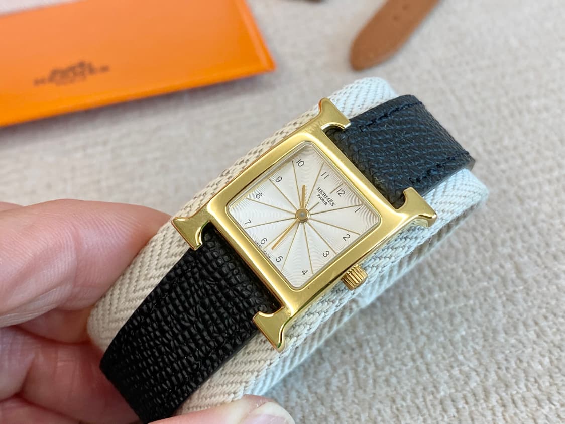 에르메스 H아워 1.201 금장 여성용 쿼츠 PM 스몰 사이즈 상품이미지8