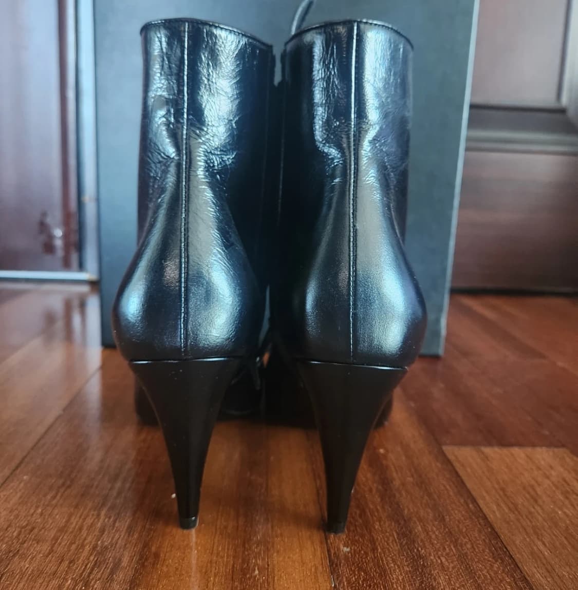 YSL 생로랑 블랙 레이스업 웨스턴 레더 앵클 부츠 새제품 상품이미지4