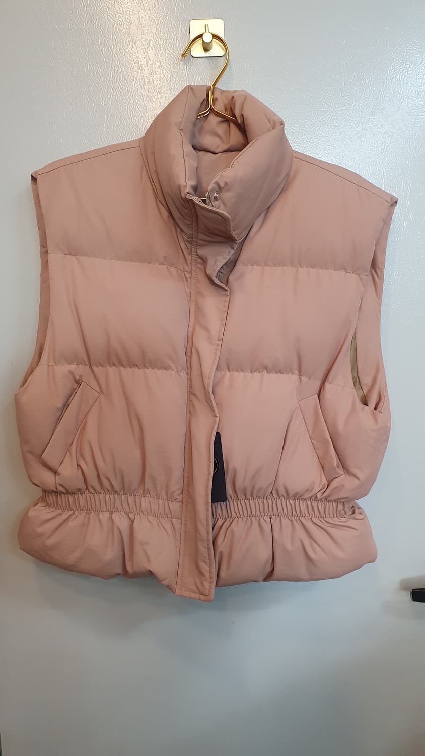 패딩조끼 프리사이즈55-66 상태최상입니다 
 상품이미지1