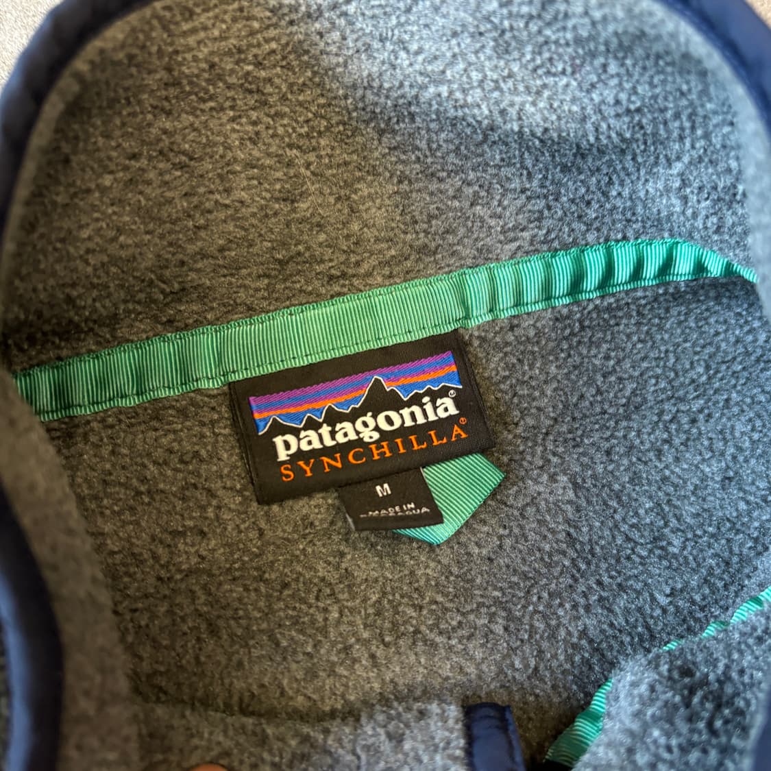 파타고니아 정품 신칠라 그레이 스냅티 상품이미지5