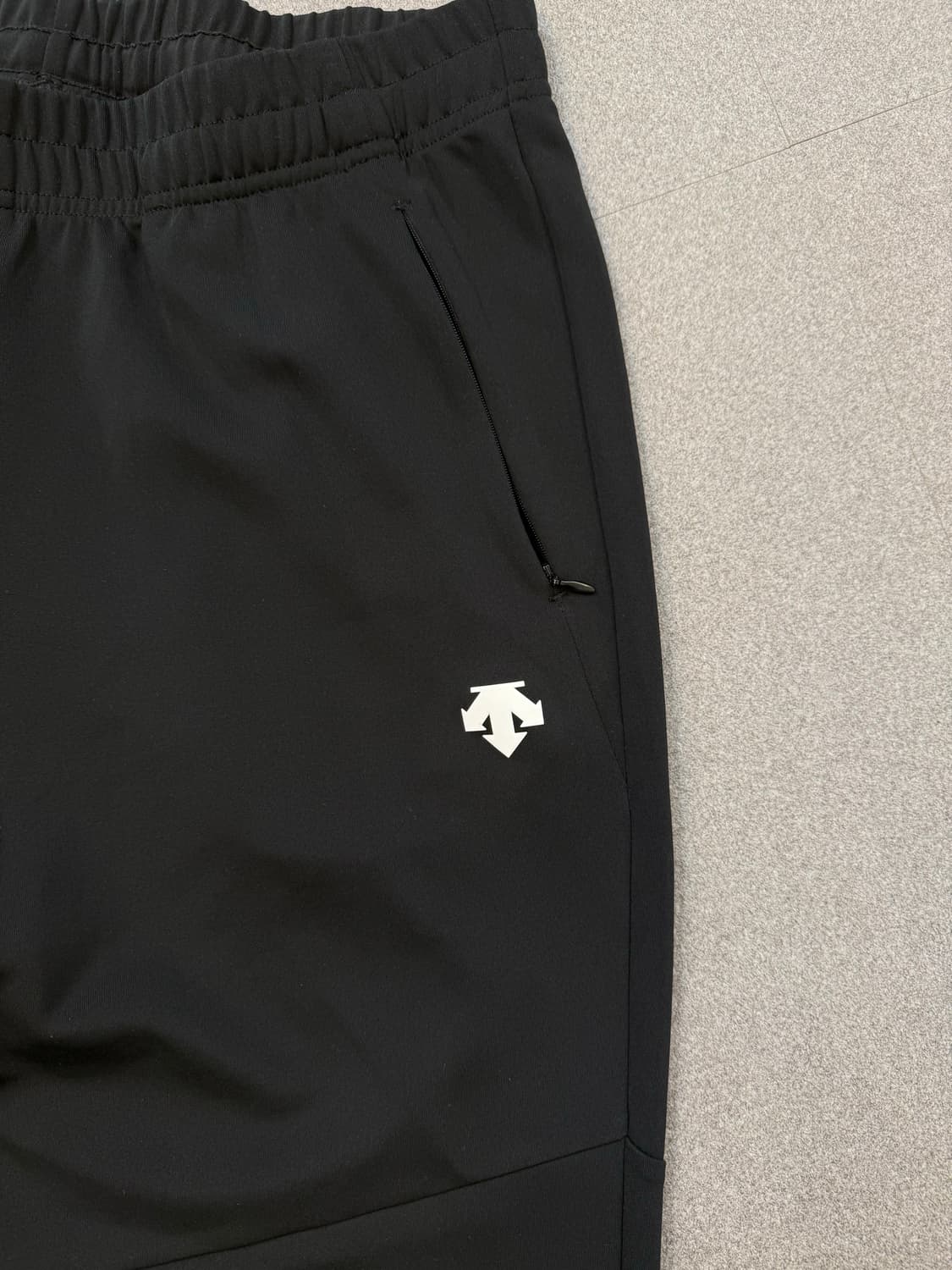 95사이즈 남성 데상트 트레이닝 바지  상품이미지2