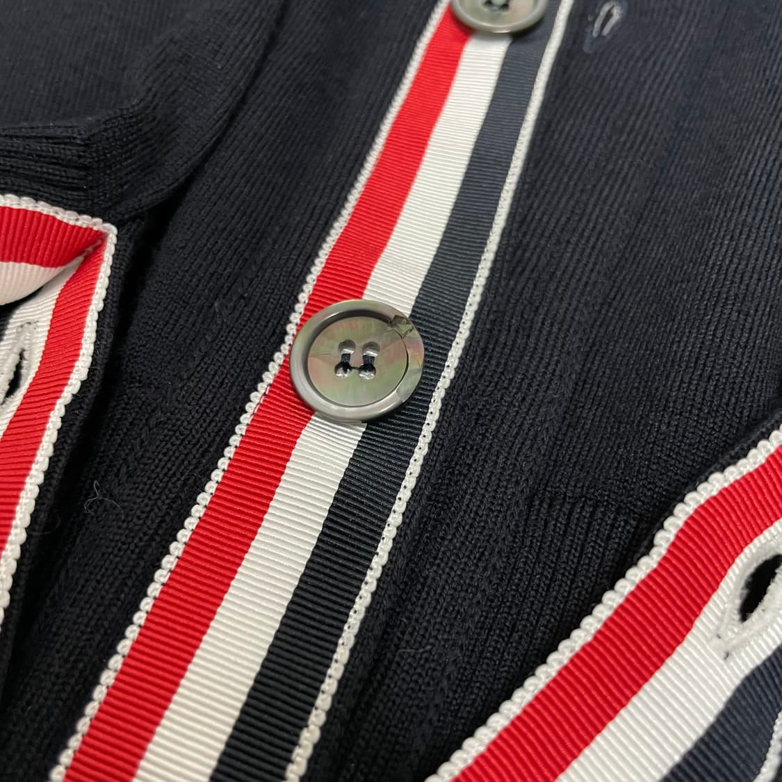 톰브라운 정품 가디건 4사이즈 상품이미지3