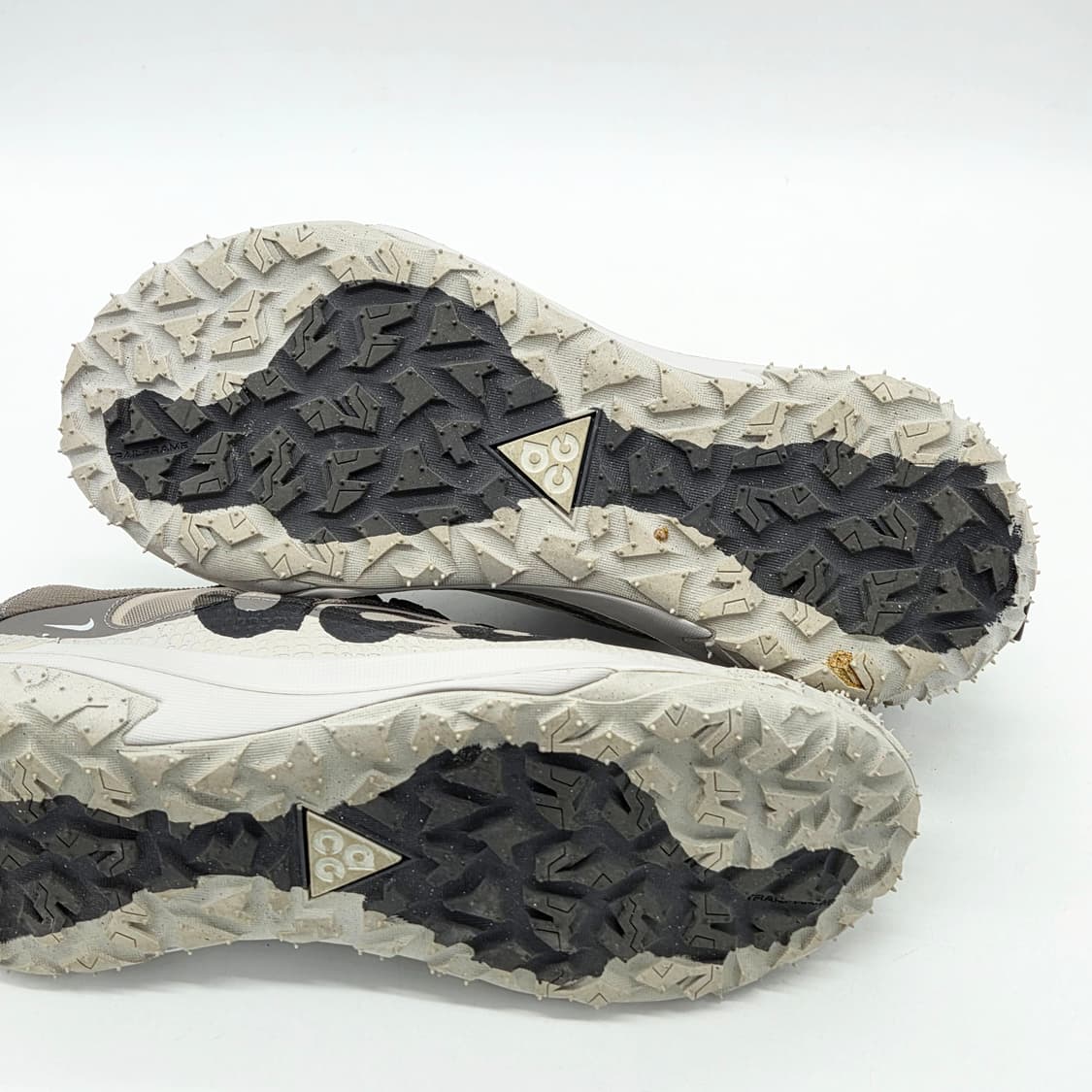  나이키 ACG 마운틴 플라이2 로우 라이트 아이언  (290)  상품이미지3