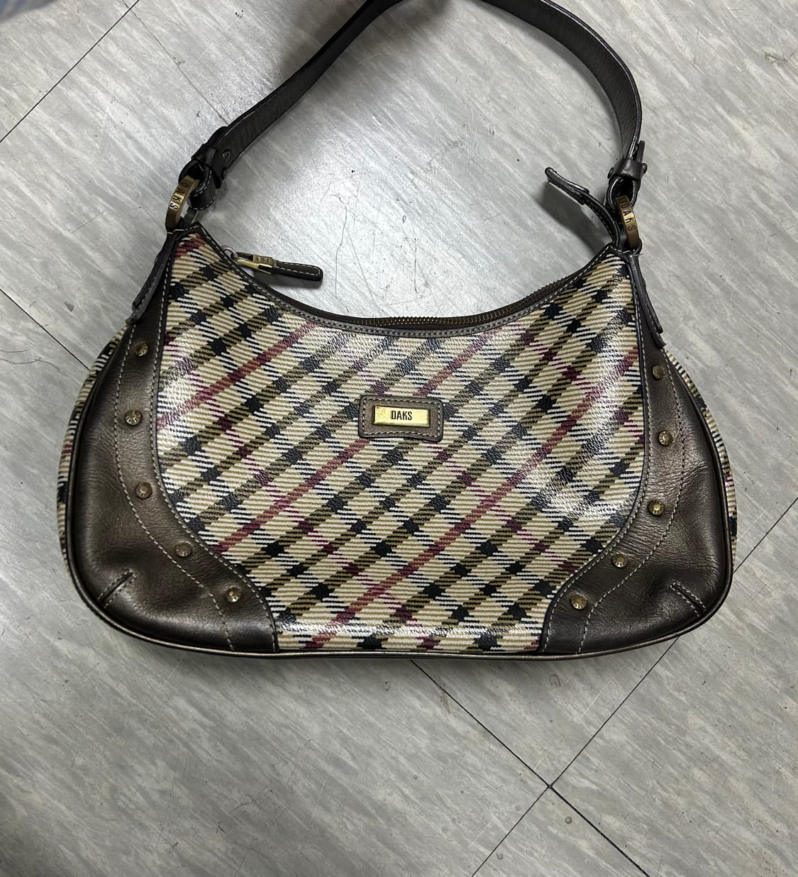 닥스 체크무늬 숄더백 상품이미지1