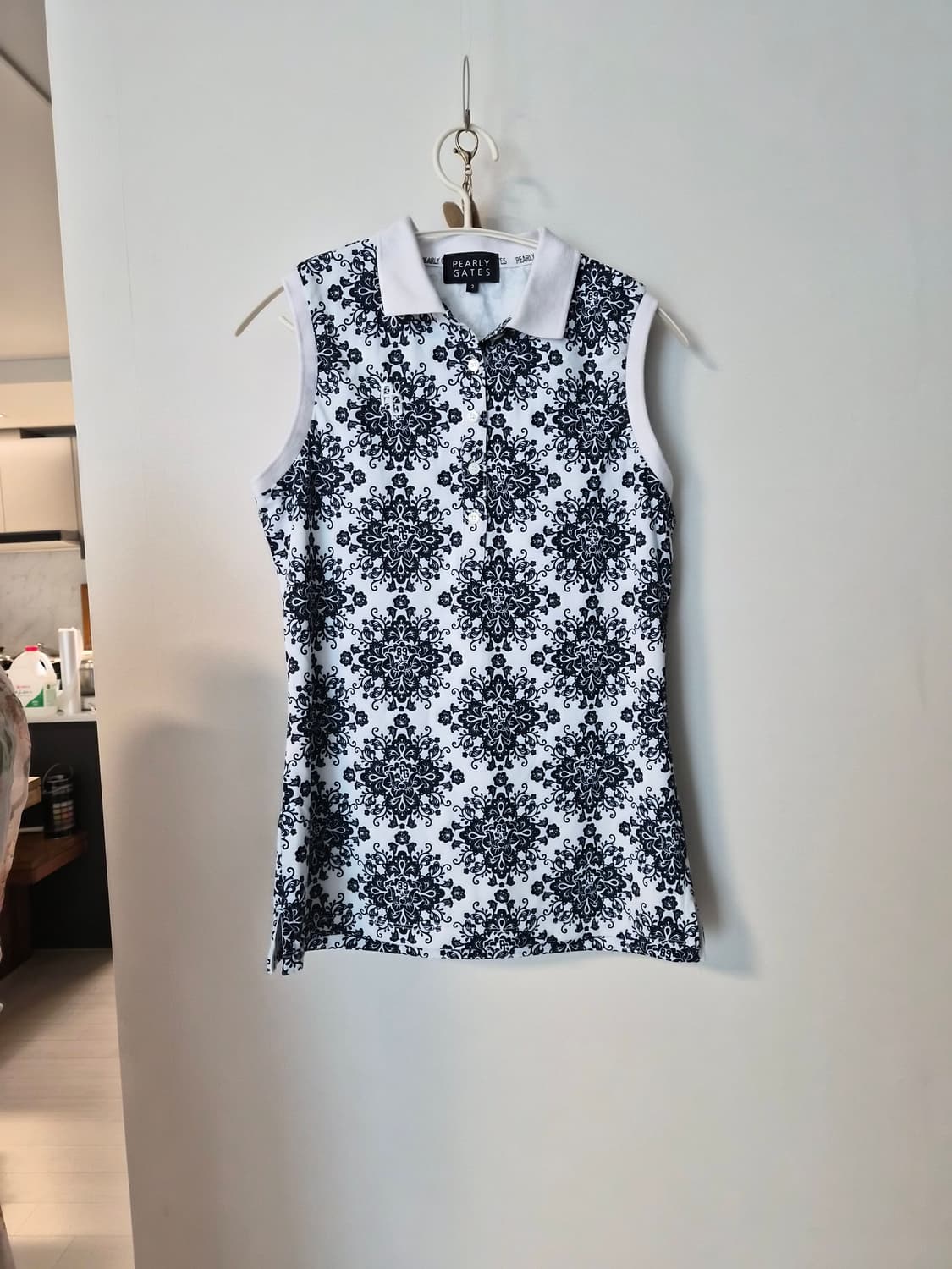 파리게이츠 여성 다마스크 패턴 민소매 칼라 티셔츠 상품이미지2