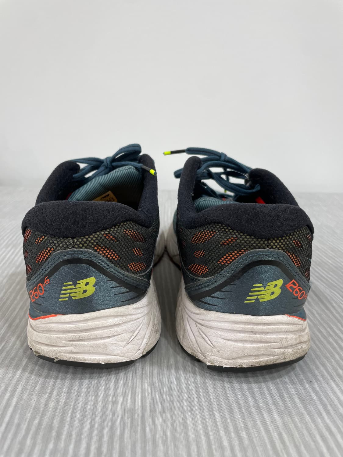 459) 뉴발란스 1260v6 운동화 270mm 상품이미지4