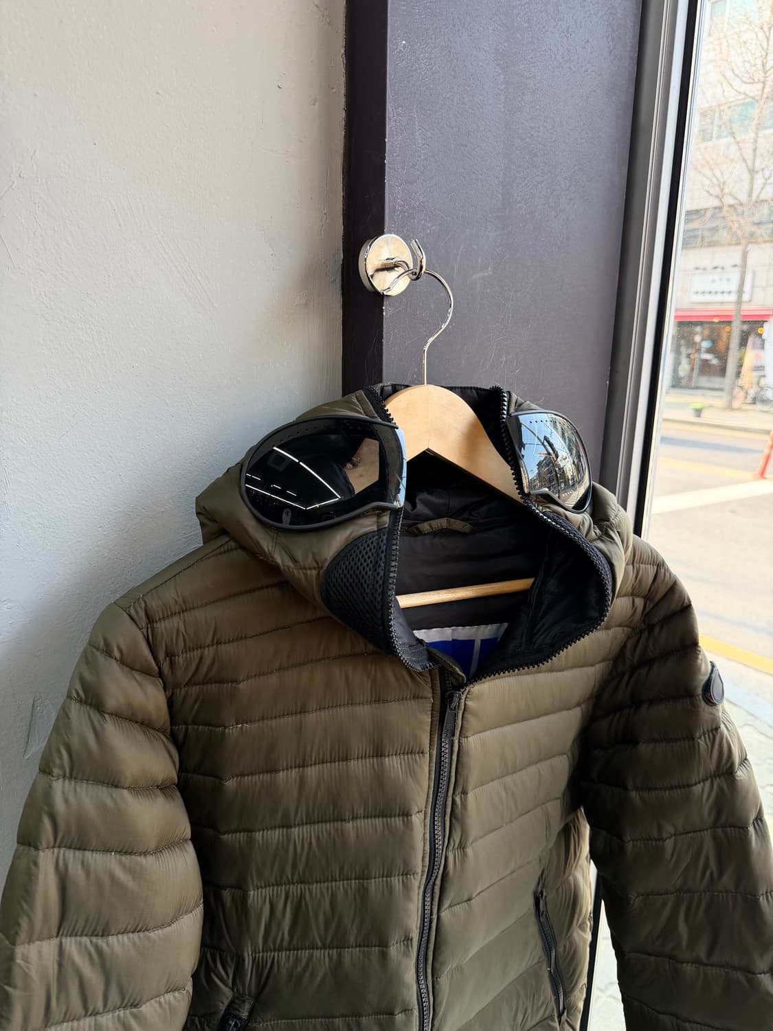 46/ AI 라이더스온더스톰 고글 다운 패딩 점퍼 상품이미지4