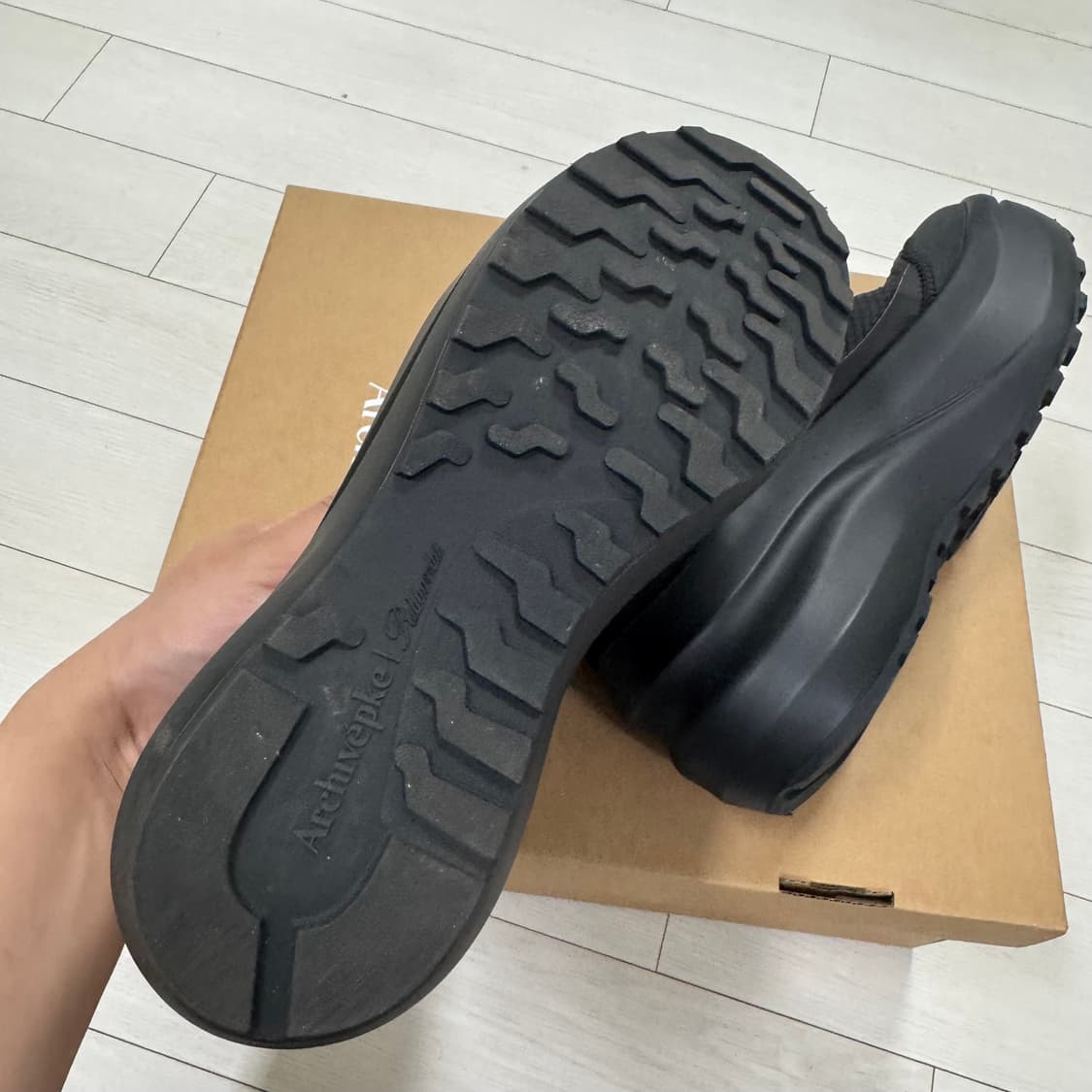 아카이브앱크x리본빛 스니커즈 상품이미지6