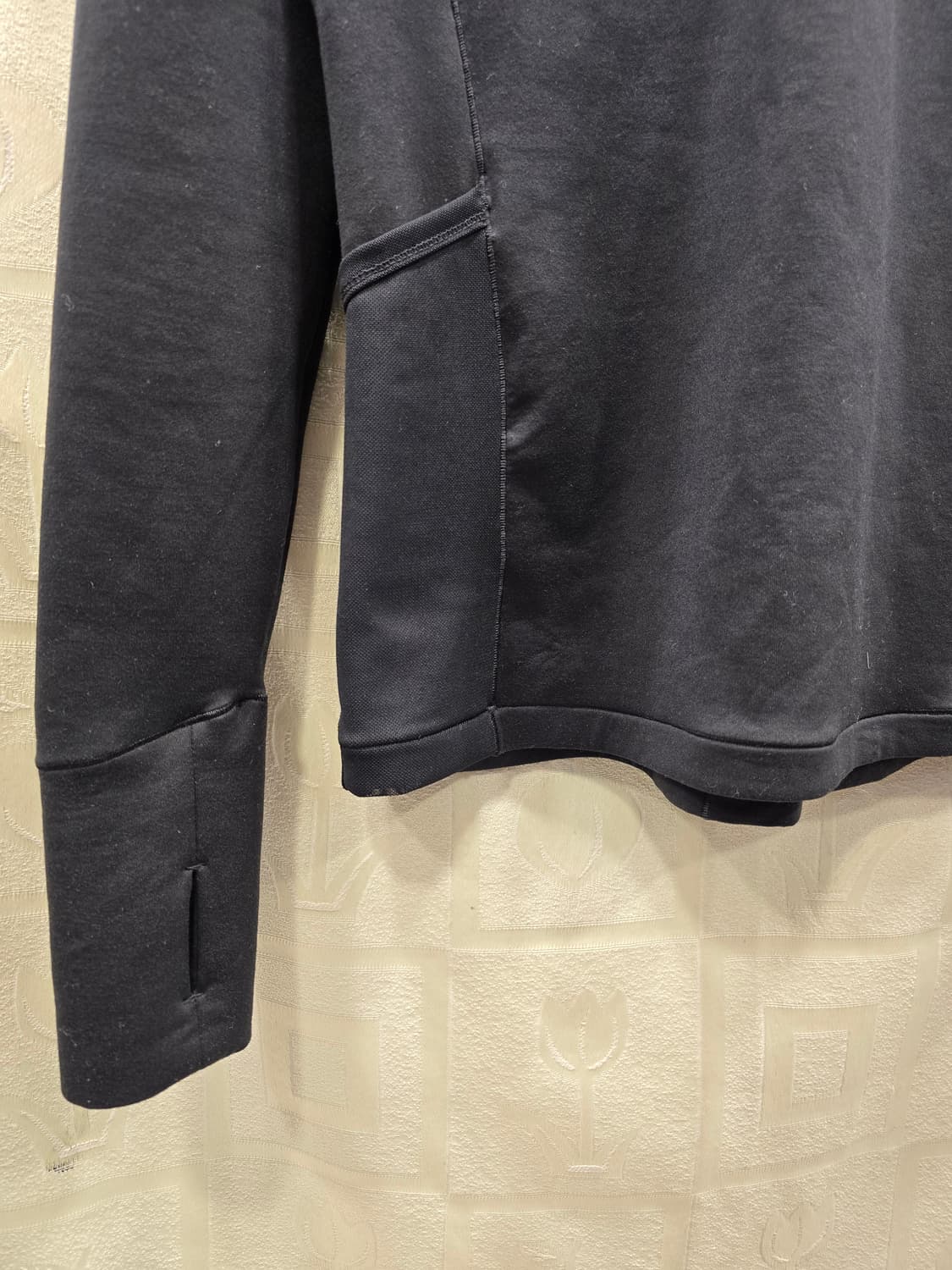 거의새거) 나이키 블랙 여성 써마 핏 웜 롱 슬리브 XS~S 상품이미지5