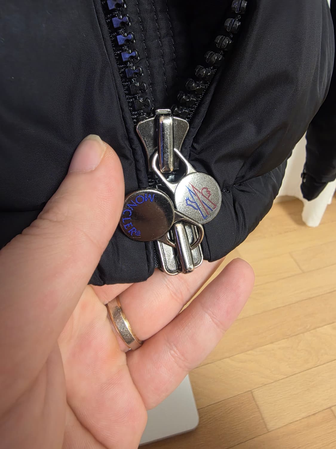 [4사이즈] 몽클레어 마야프 숏 다운 패딩 4size 상품이미지3