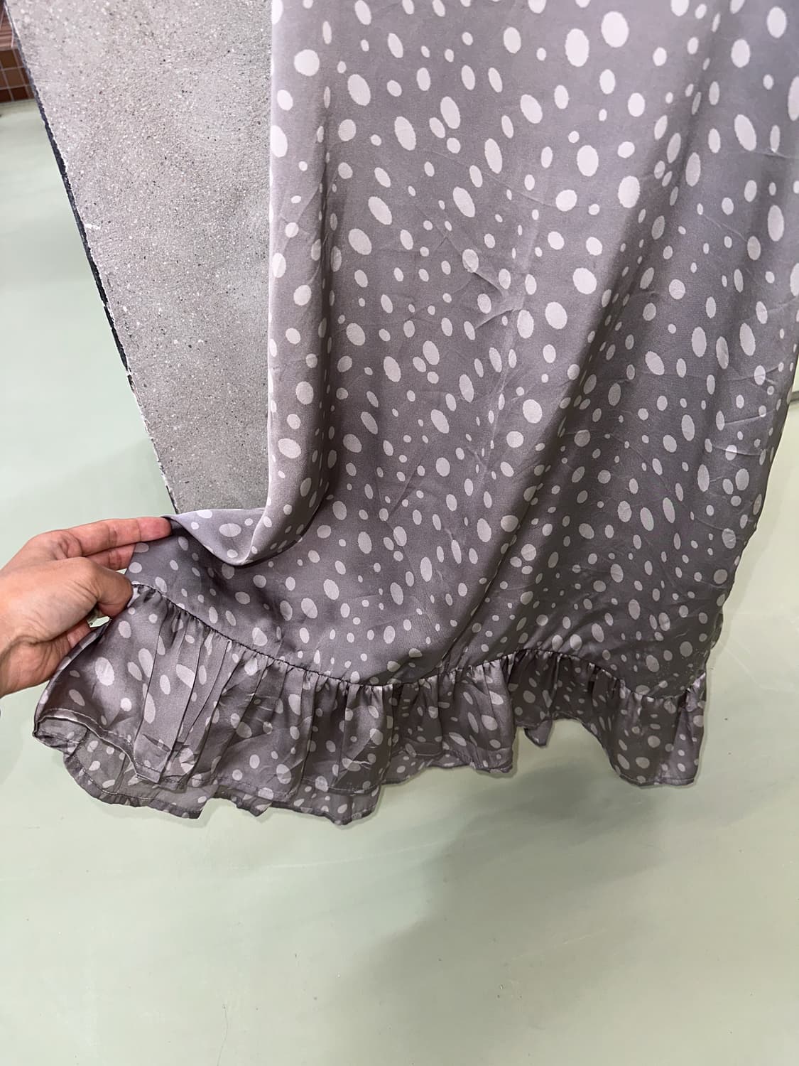 silky gray dot dress 상품이미지5