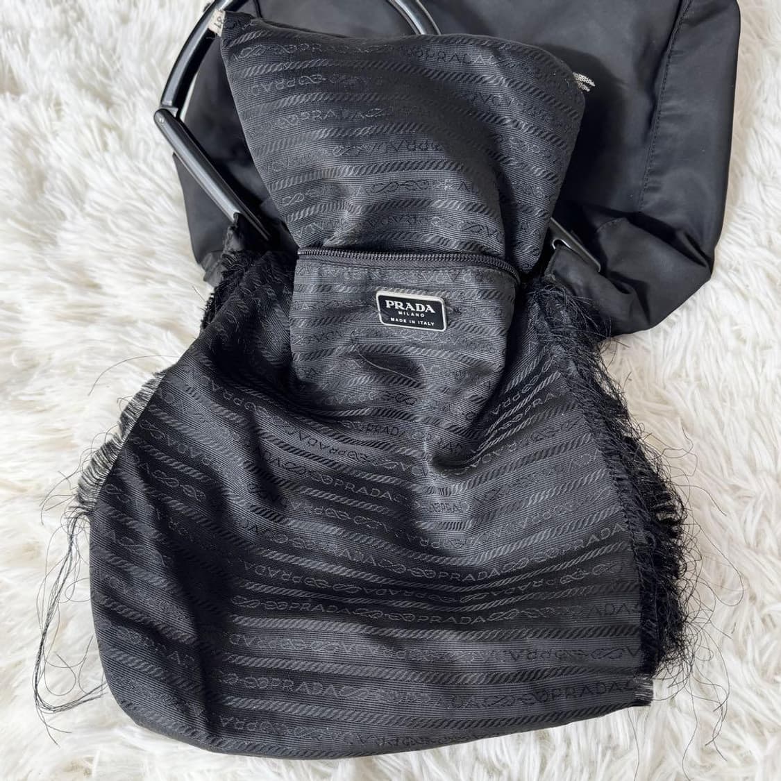 프라다 로고플레이트 나일론 토트백 상품이미지10