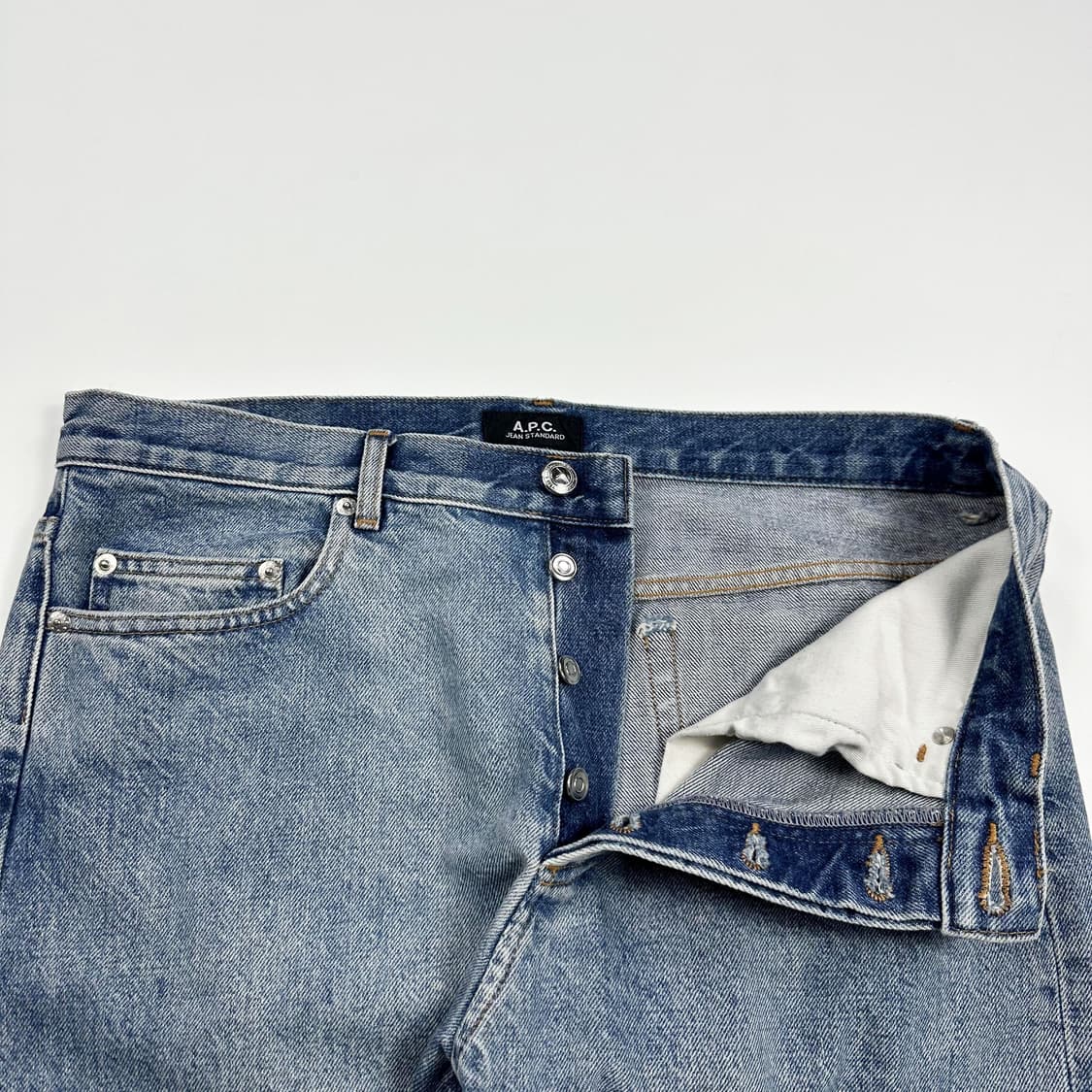 32 A.P.C. 아페쎄 스톤워싱 레귤러 데님팬츠 상품이미지4