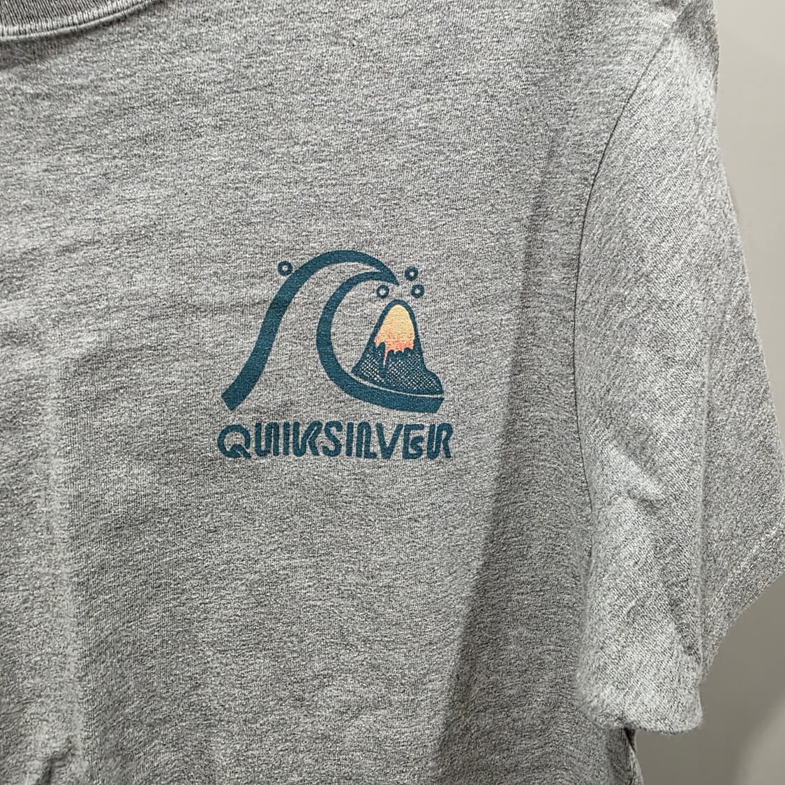 퀵실버 서프 그래픽 프린트 반팔티 상품이미지3