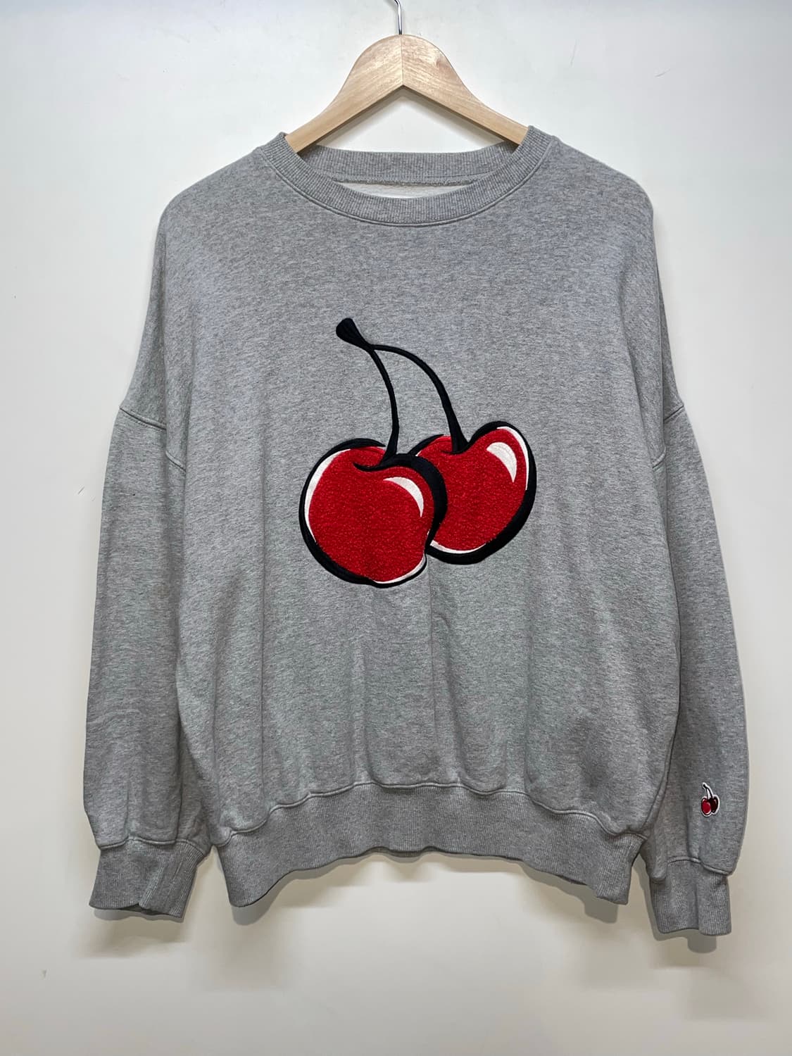 키르시 체리 자수 맨투맨 상품이미지2