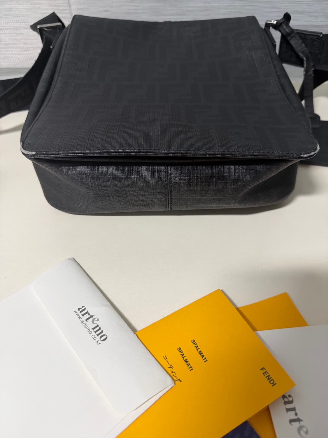 펜디 ff로고 크로스백 걍 던져요 상품이미지2