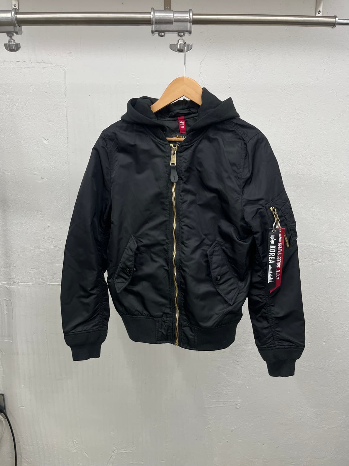 S) ALPHA INDUSTRIES FLIGHT JACKET 상품이미지1