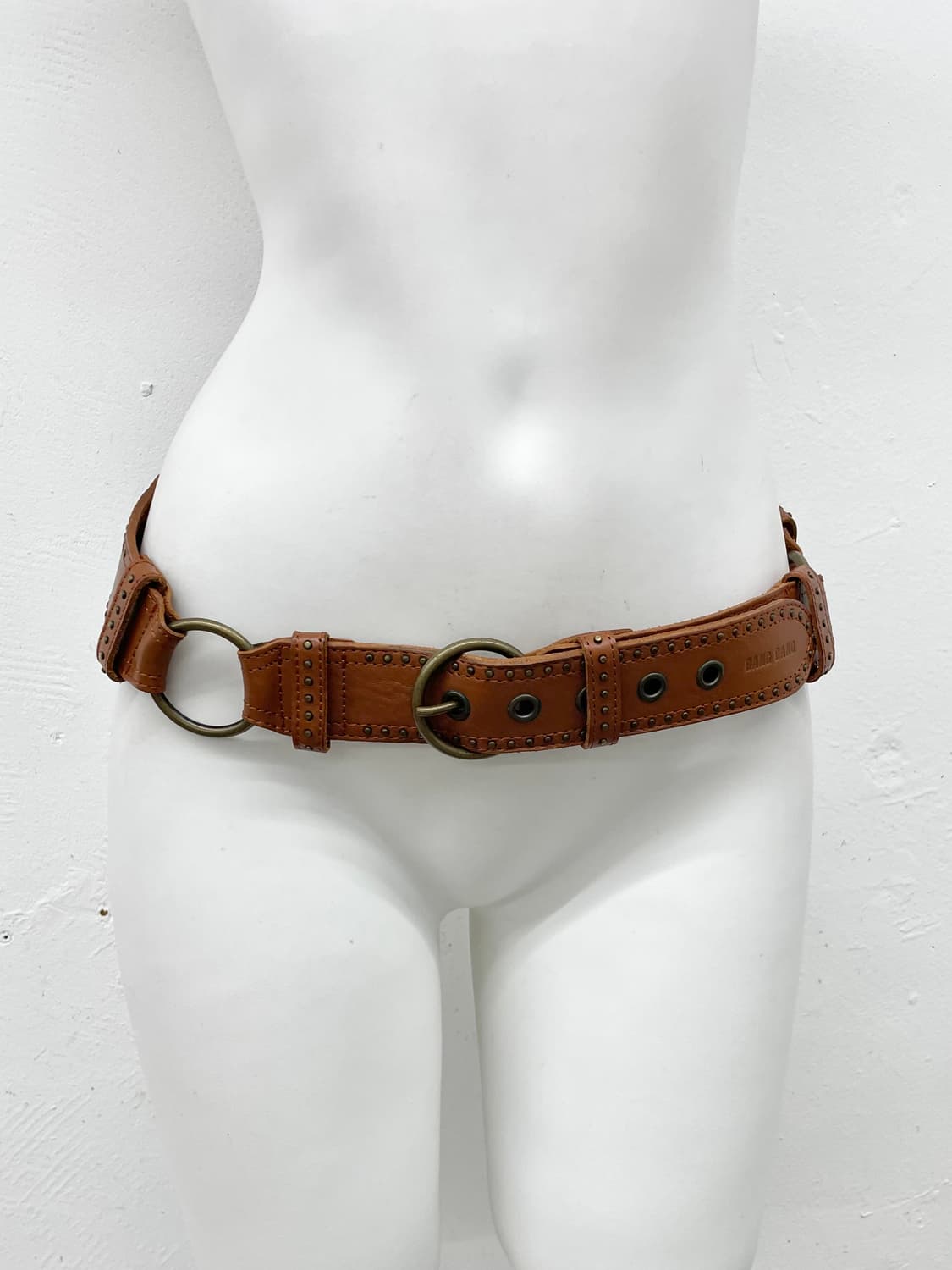 리얼레더 절개 스터드 펀칭 버클 벨트 상품이미지1