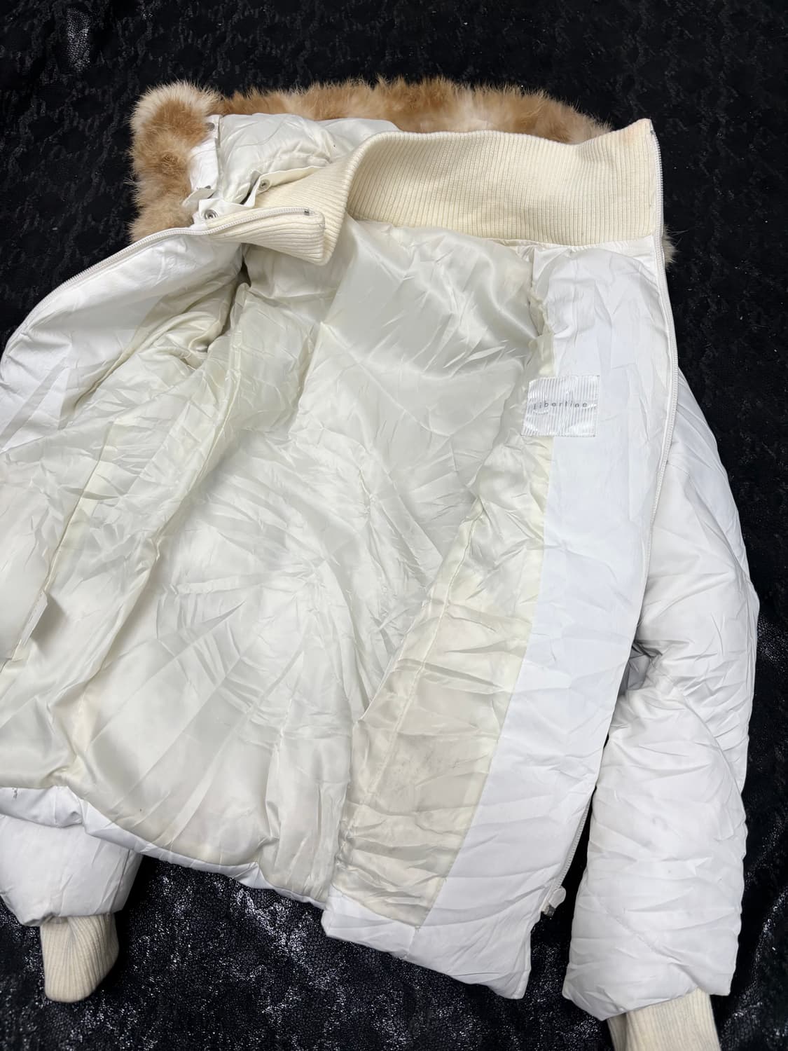 “Vintage” 00’s Ivory Fur White Hoodie Pa 상품이미지10