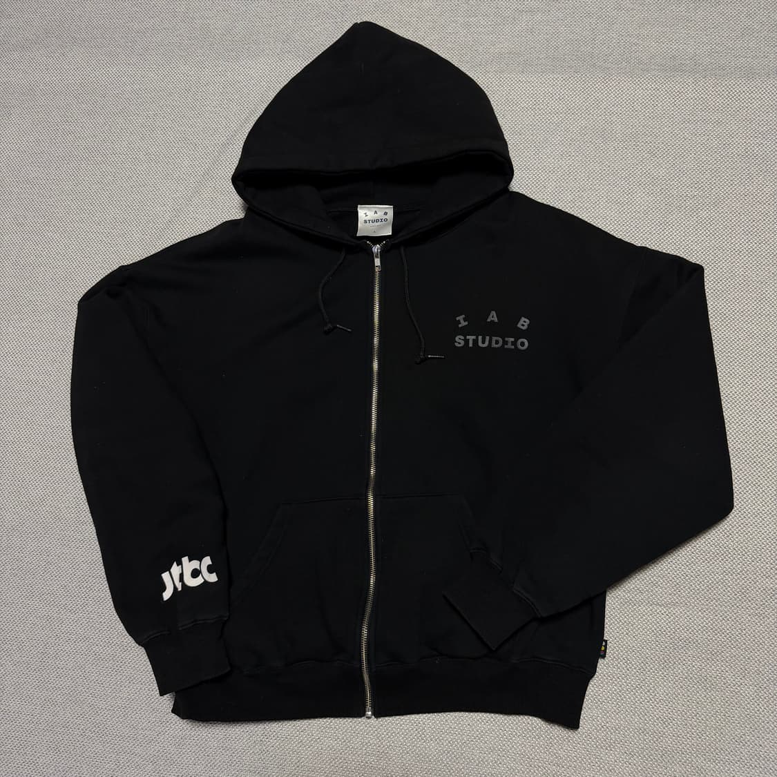 아이앱 IAB 스튜디오 JTBC 스태프 후드집업 상품이미지1