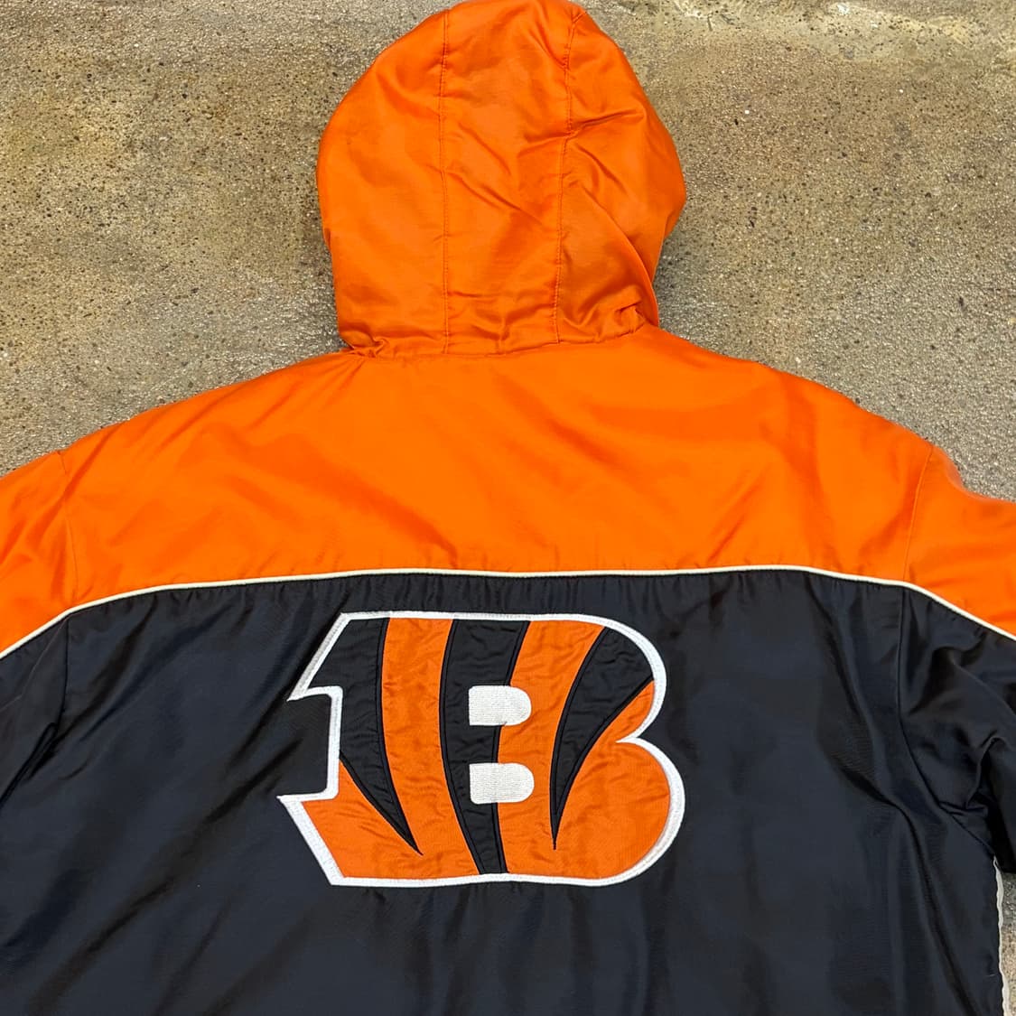 90s 미국 빈티지 NFL 뱅갈스 패딩점퍼  상품이미지2