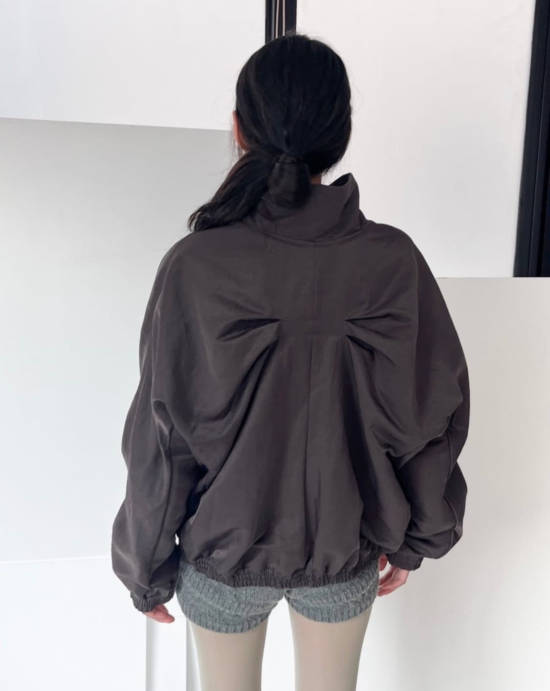 Wingbone pintuck bomber jacket 구해요 상품이미지2