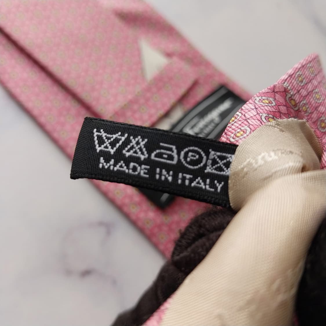 페라가모 실크 간치니 로고 패턴 넥타이 7.9cm A+등급 k2051 상품이미지10