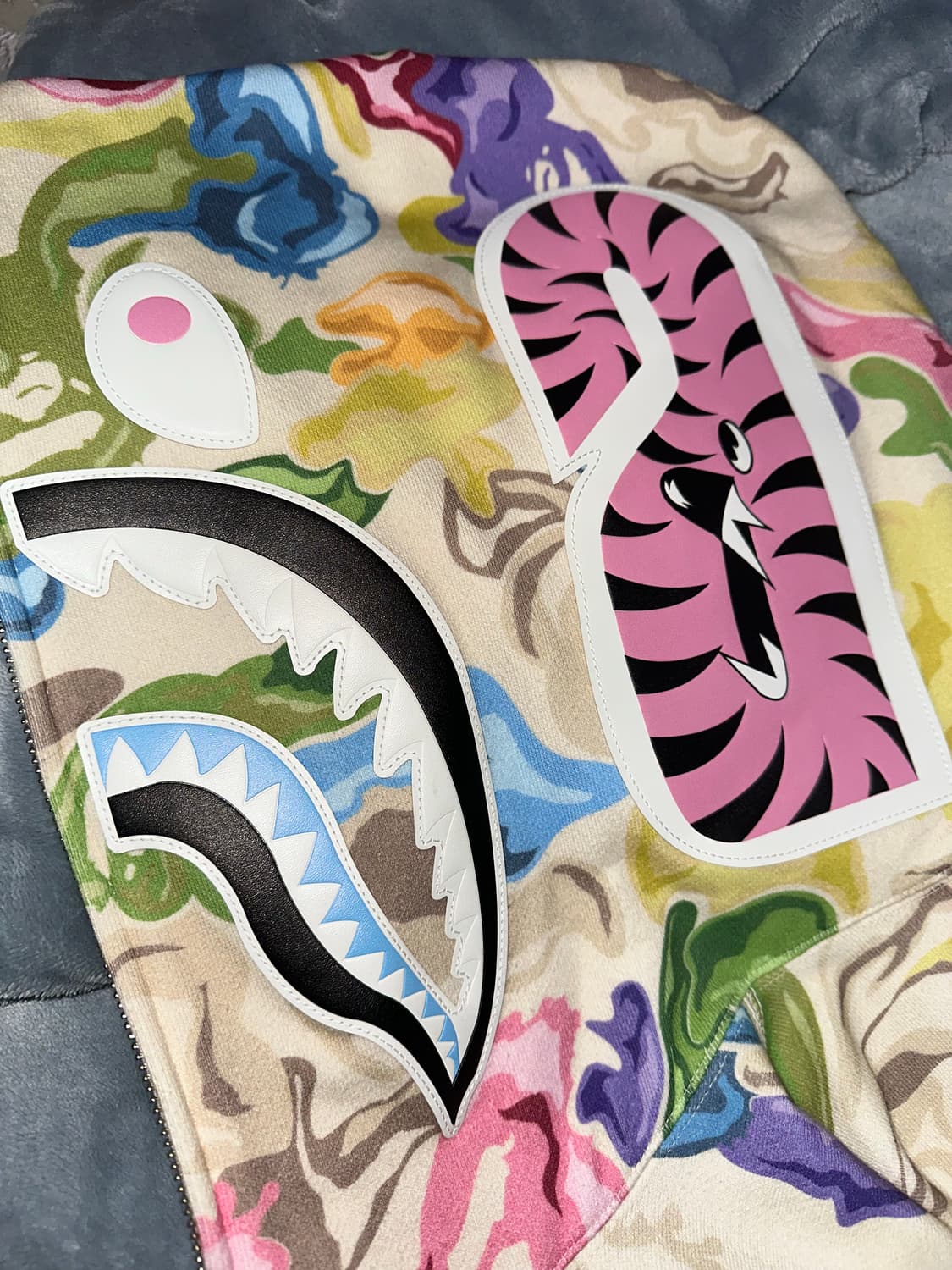 베이프 아트 카모 샤크 후드집업 23FW L 라지 상품이미지4