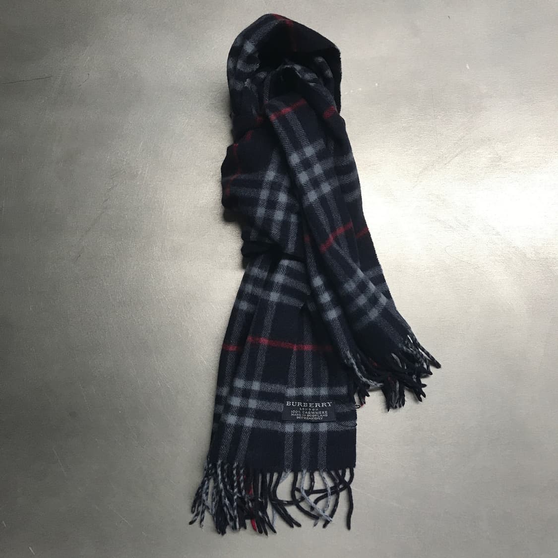 버버리 정품 캐시미어 머플러 네이비 상품이미지1