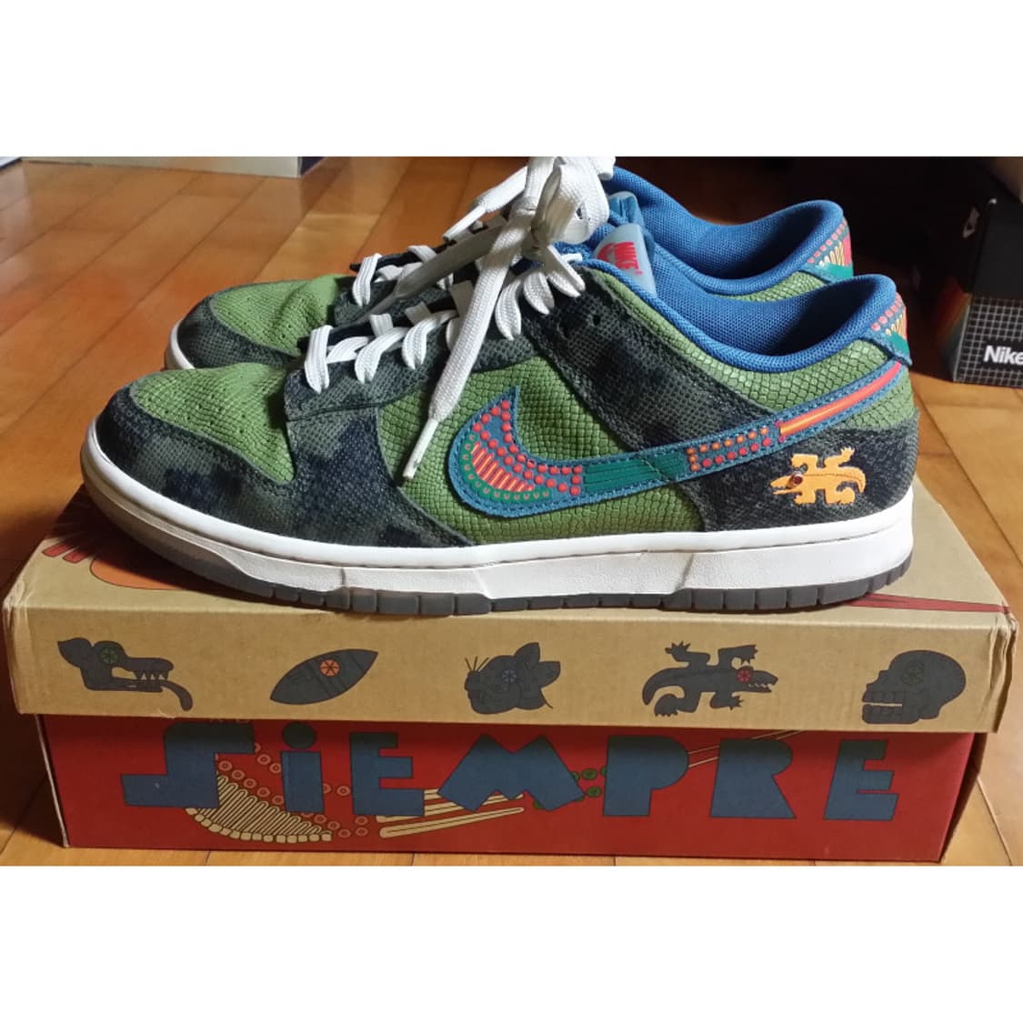 나이키 덩크 로우 프리미엄 시엠프레 파밀리아 270 상품이미지2